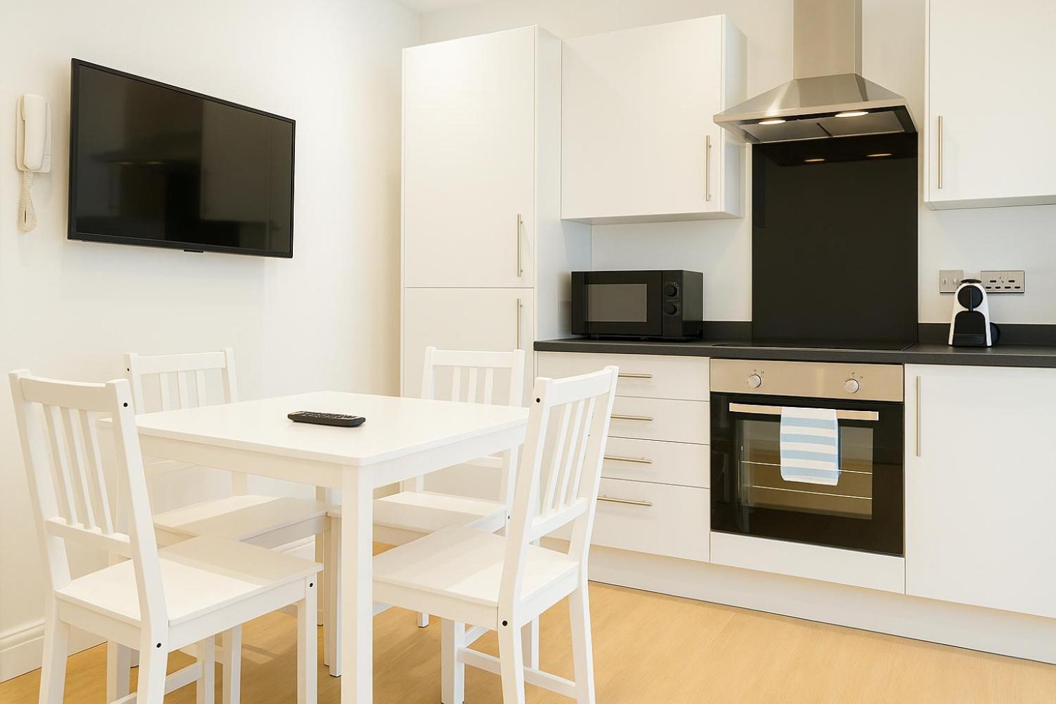 2 Bedroom Apartment Nr City Centre, Uni & Parks Кардиф Екстериор снимка